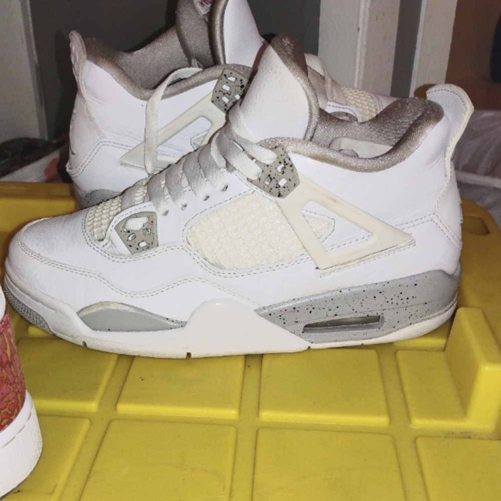 Jordan 4 White Oreos Size 7 Youth